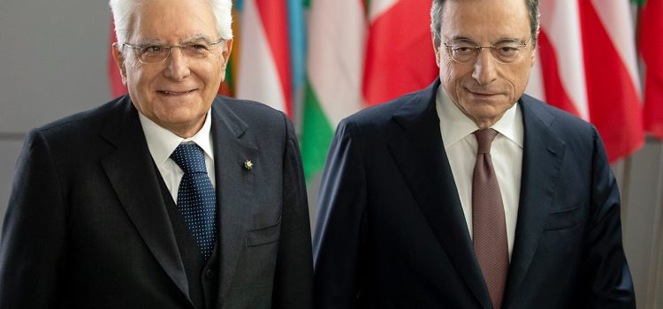 UCRAINA: ITALIA MODERATA, ‘PAESE DI IMPROVVISATI, PER FORTUNA CI SONO DRAGHI E MATTARELLA’ =