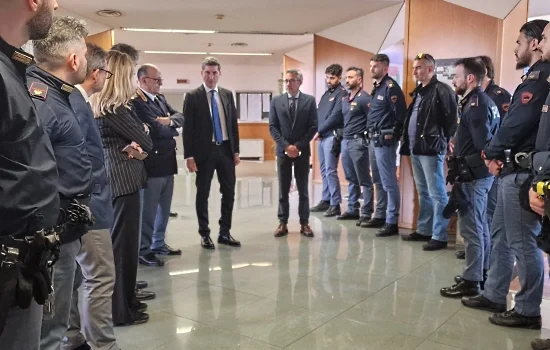 MILANO: ITALIA MODERATA, ‘VICINI A POLIZIOTTO FERITO, SERVONO LEGGI PER TUTELARE FORZE ORDINE’ =
